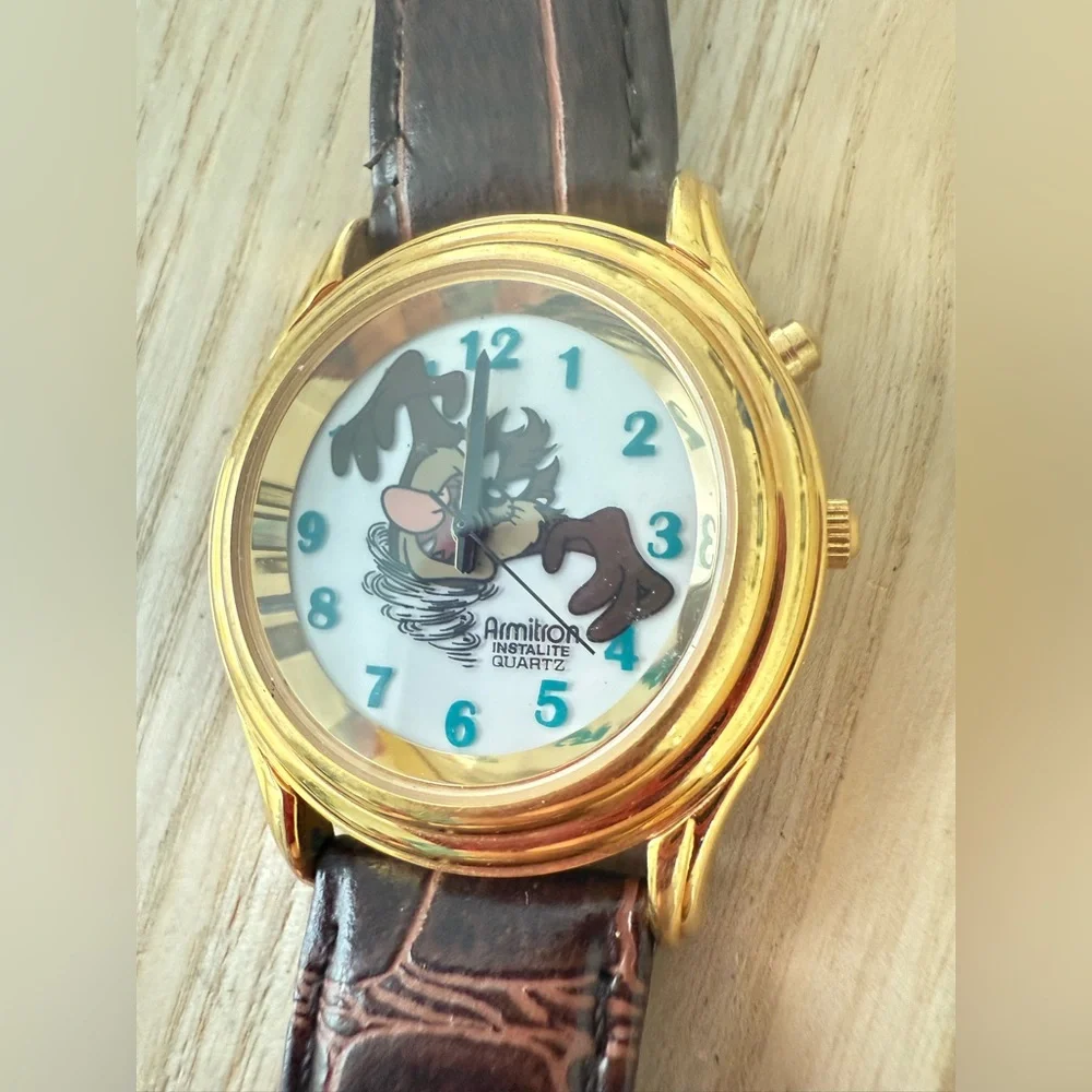 Vintage Armitron Warner bros looney tunes Taz brown leather watch NEW BATTERY